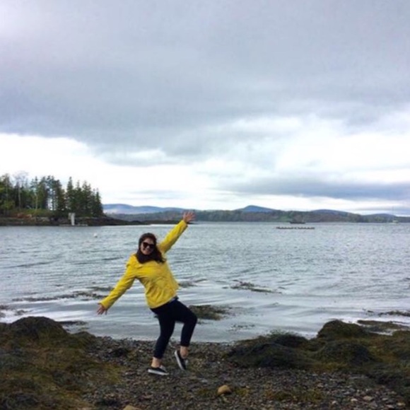 Meet your Posher, Gabriella - Picture 1 of 1